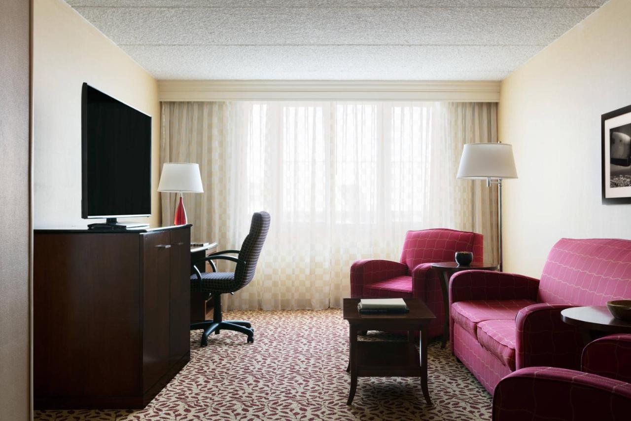 Long Island Marriott Hotel Юниондейл Экстерьер фото
